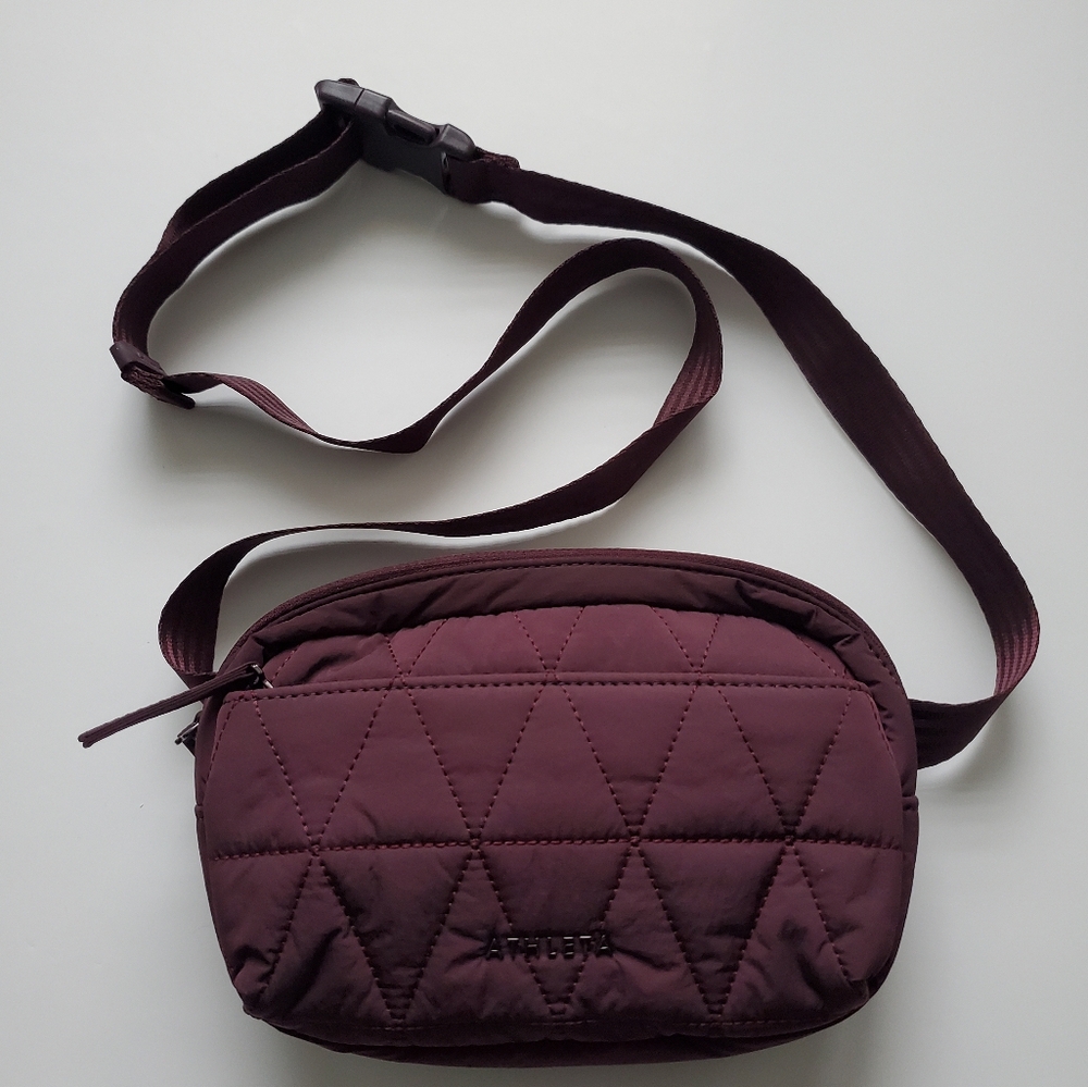 ATHLETA Travel Crossbody Pouch Bag Belt Bag Quilted Nylon Quality Made